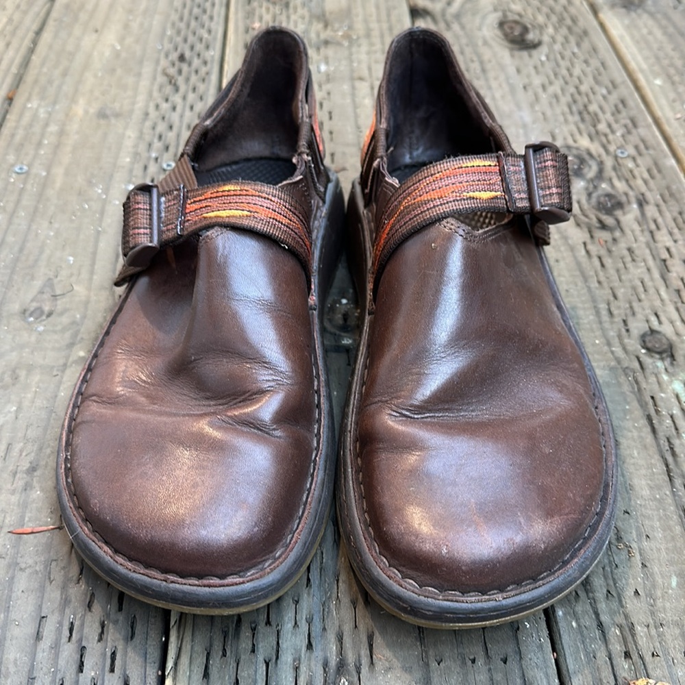 Chaco brown leather sandals. Gently used and broken in Men’s size 9